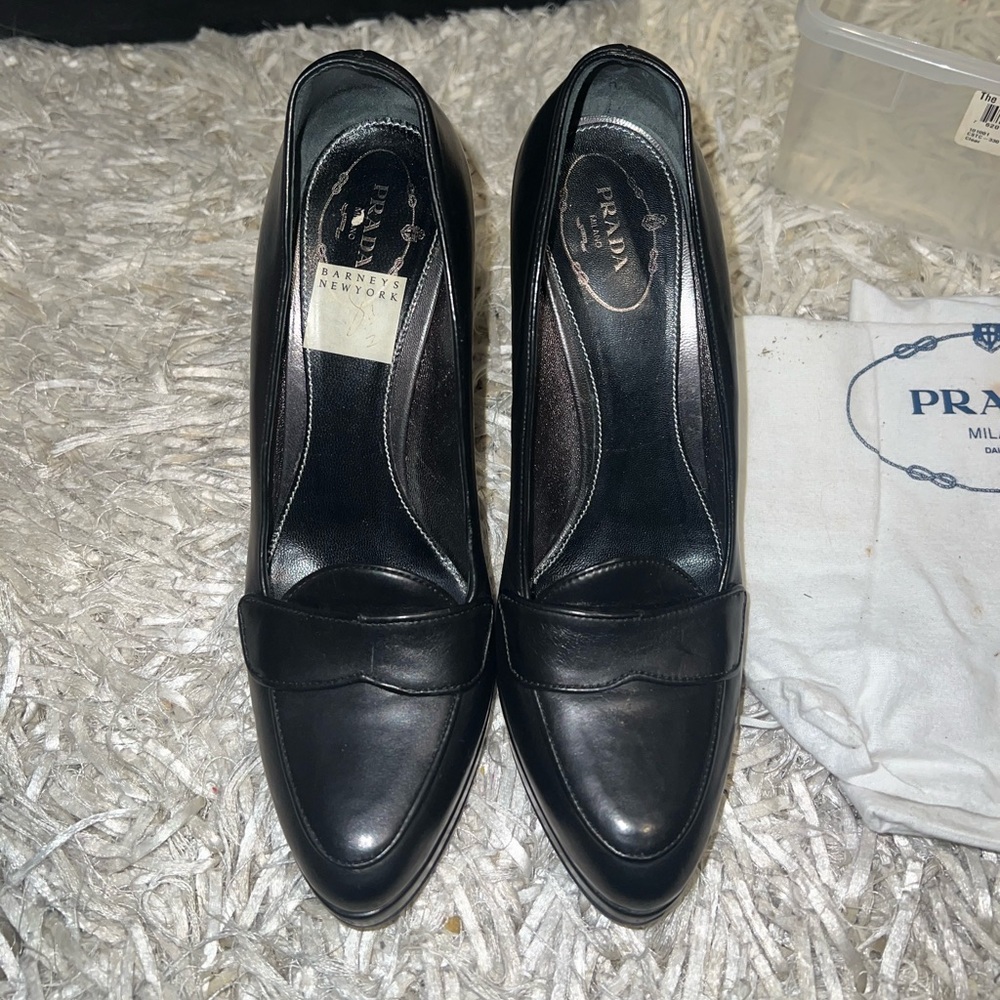 Authentic vintage prada heels. Size 38.5